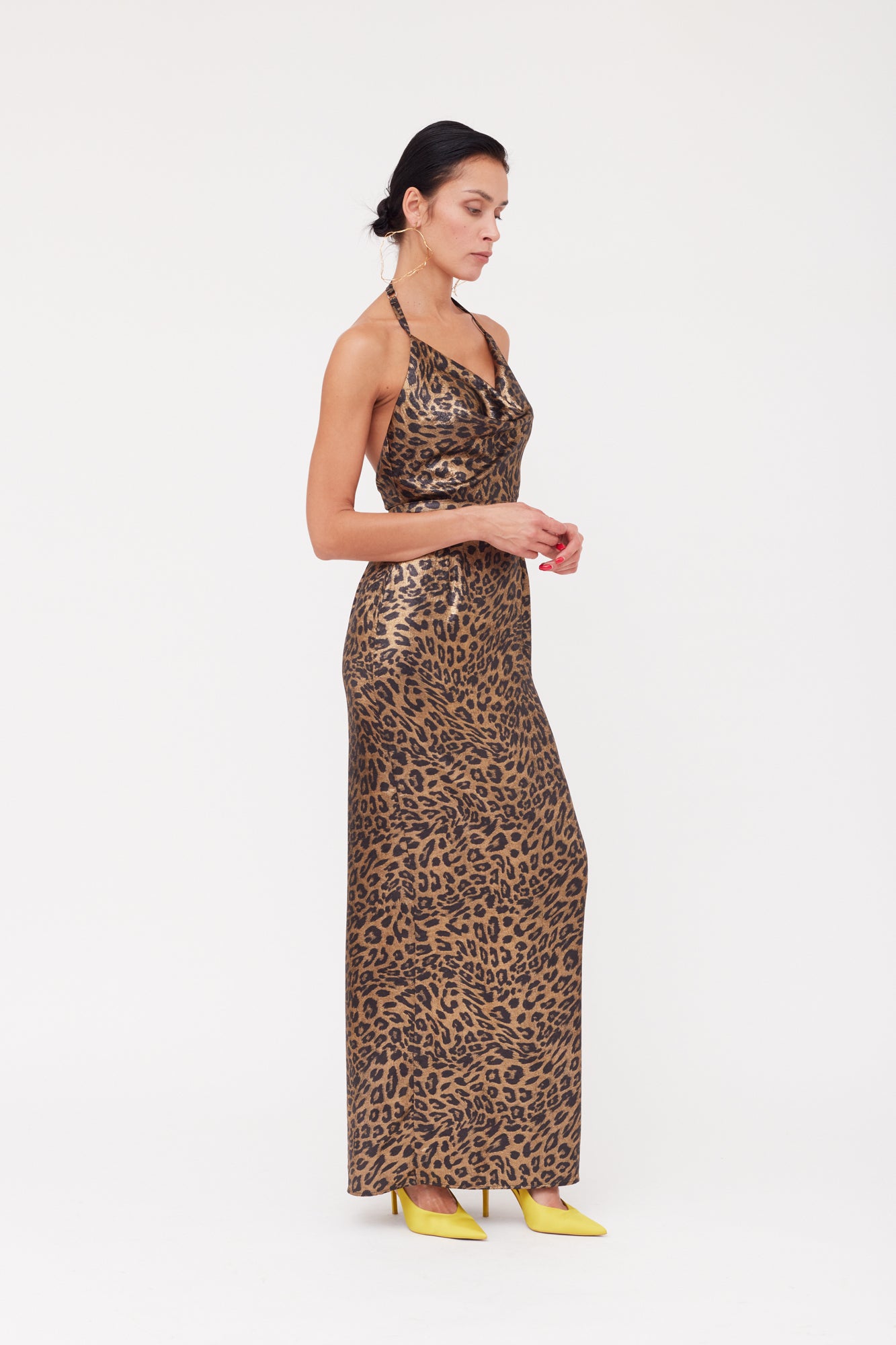 KALEA leopardo rašto ilga suknelė su drapiruota iškirpte<br>