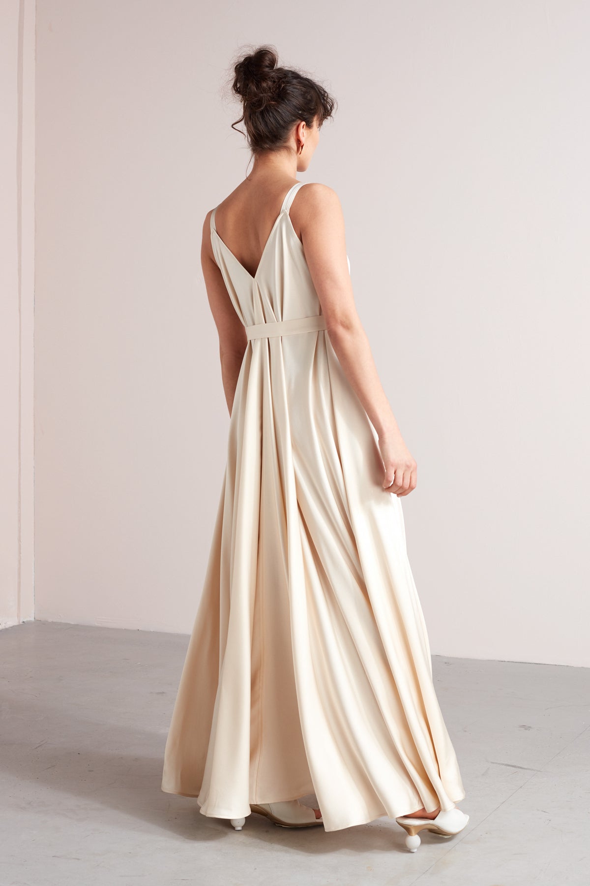 MALIA fluttering maxi dress in light cream