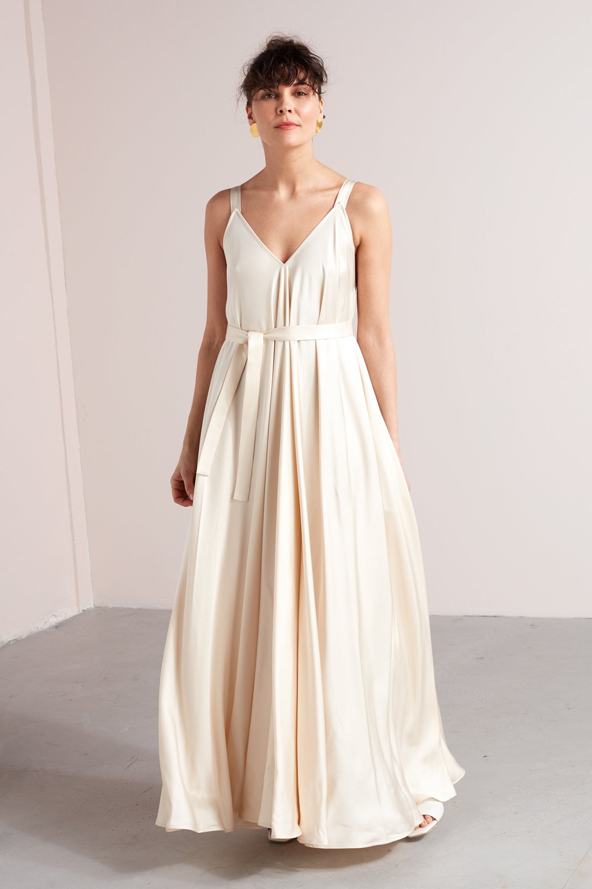 MALIA fluttering maxi dress in light cream
