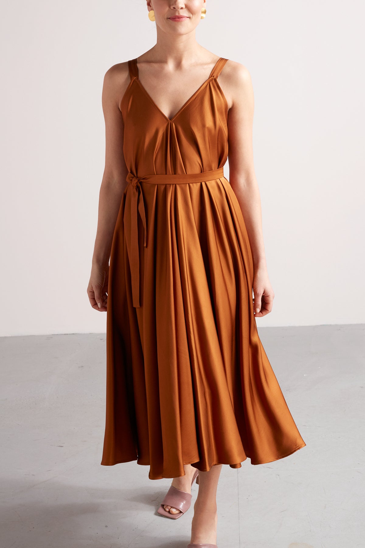 MONA fluttering midi dress in bronze