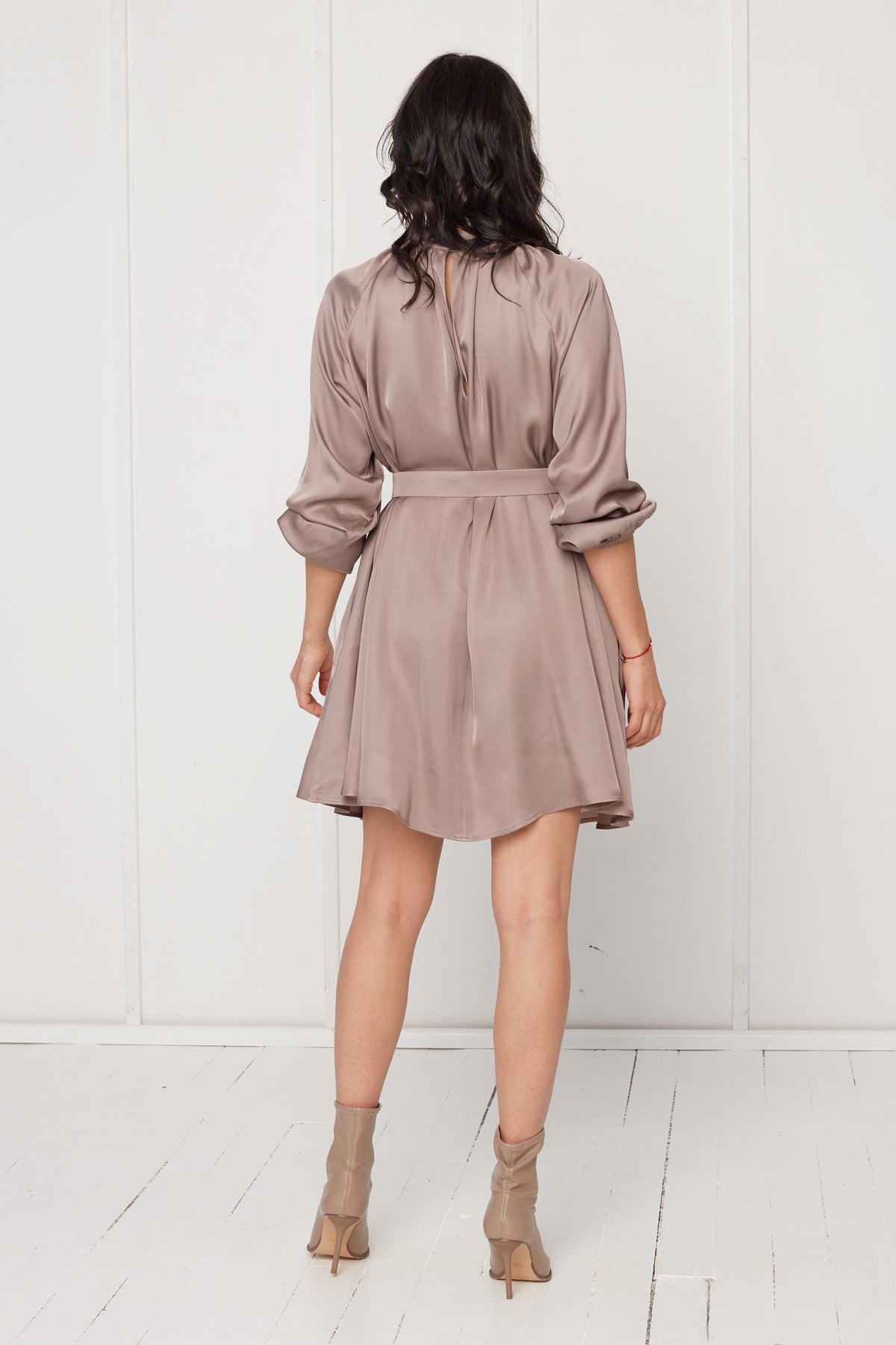 LILA fluttering midi dress in taupe