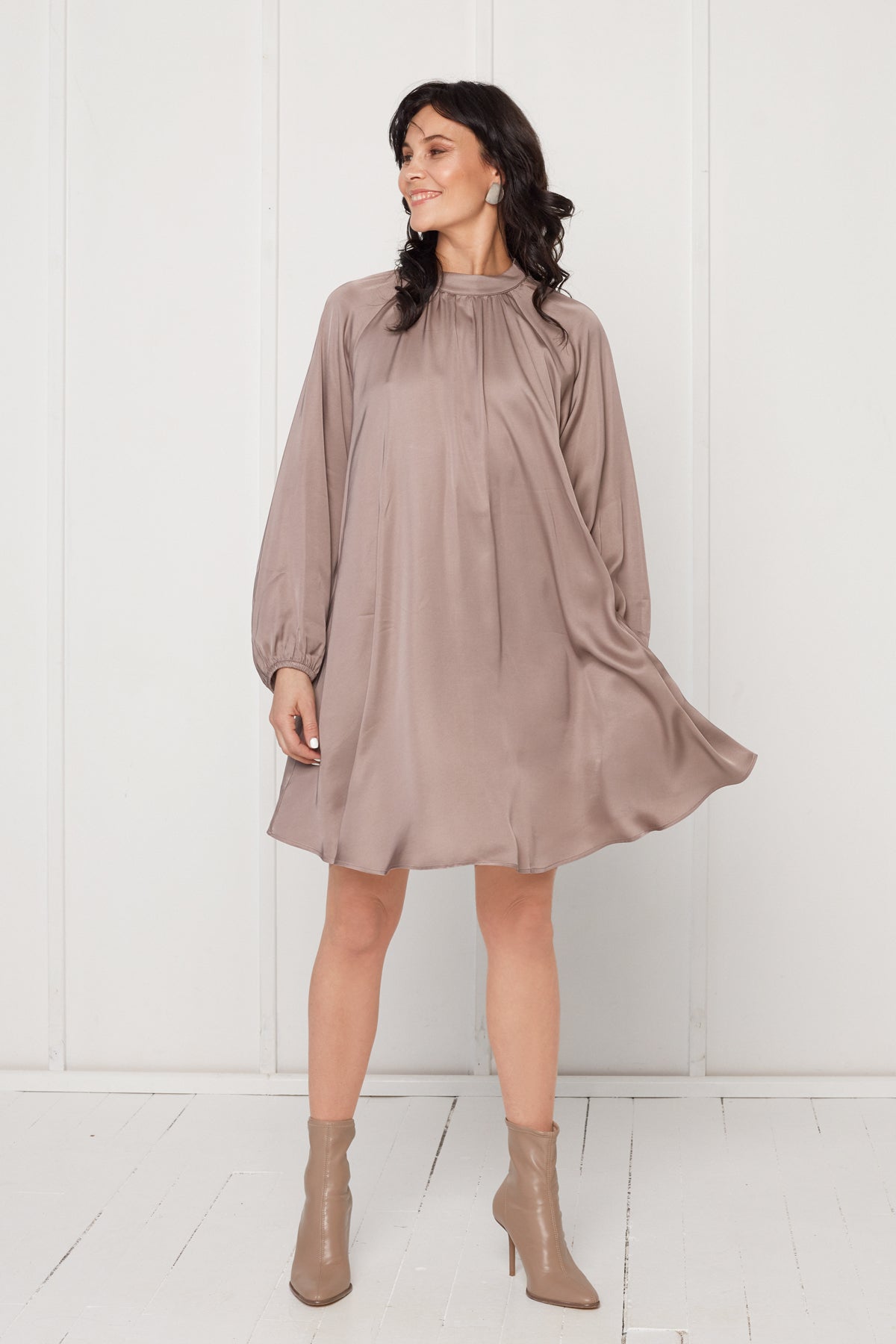 LILA fluttering midi dress in taupe
