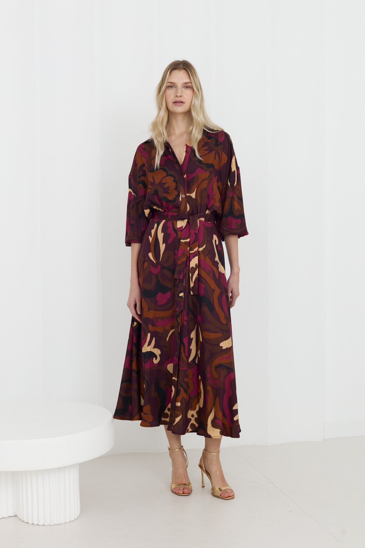 oversized midi shirt dress MEGARA Brown Pink Print With Kimono Sleeves Reformation Balia Linen Midi whether that is a mother of the groom outfit Color:White Pepper