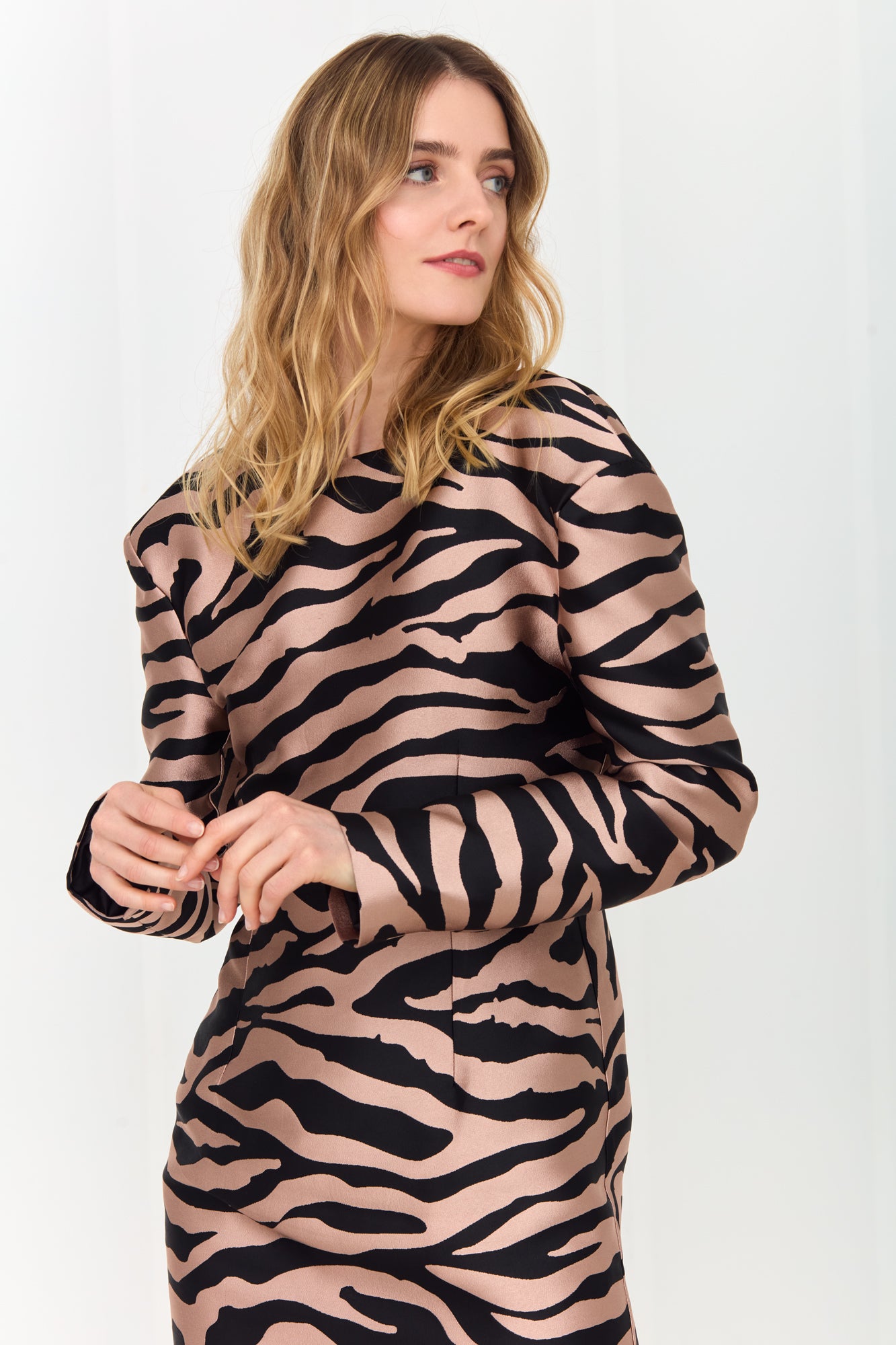 RAMONA Mini Dress in Animal Print with Wavy Open Back