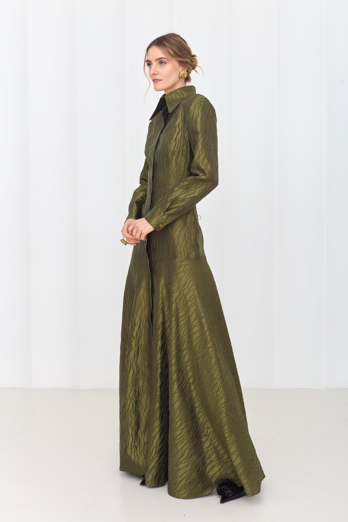 SERENA Elegant Olive Green Maxi Dress with Flared Skirt
