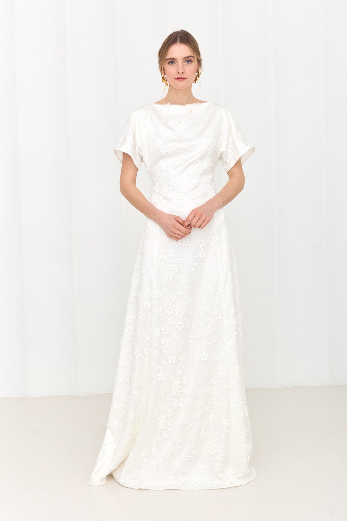 TIARA White Full Lace Wedding Gown with Wide Skirt