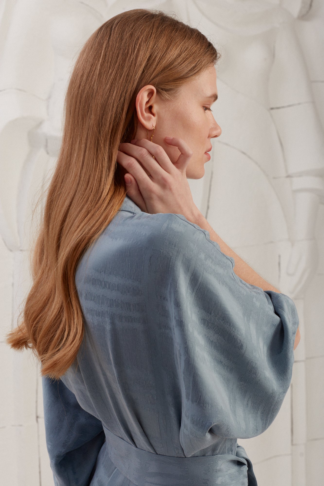 PALOMA Akmens mėlyna Kupro audinio kimono midi suknelė