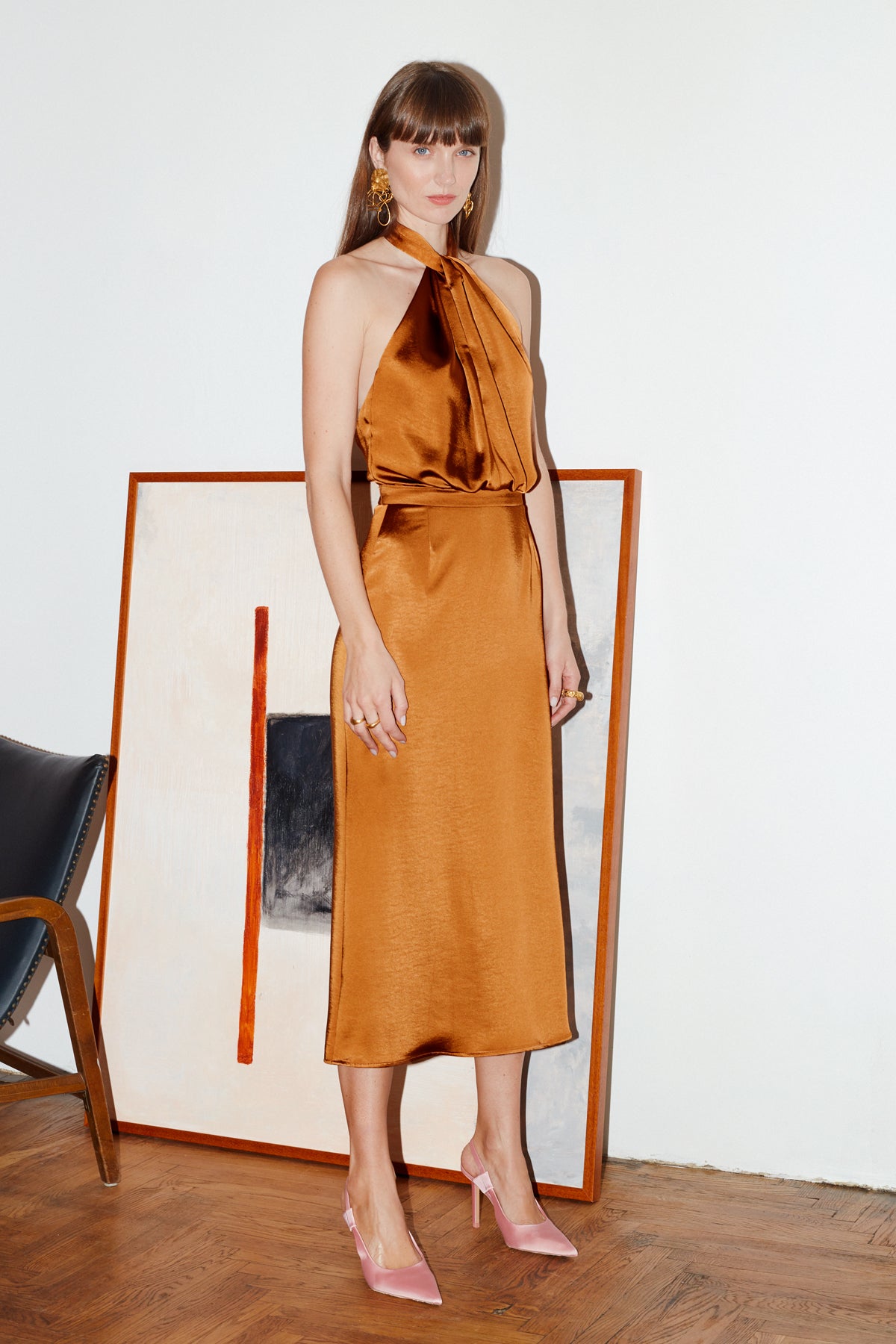 Paula X iškirptė Tawny Brown Satin Evening Midi Dress