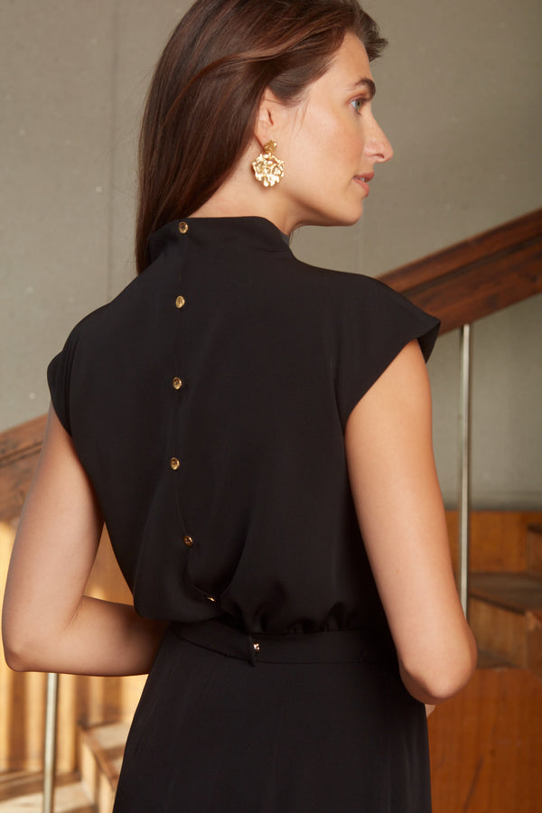  simple black midi dress
