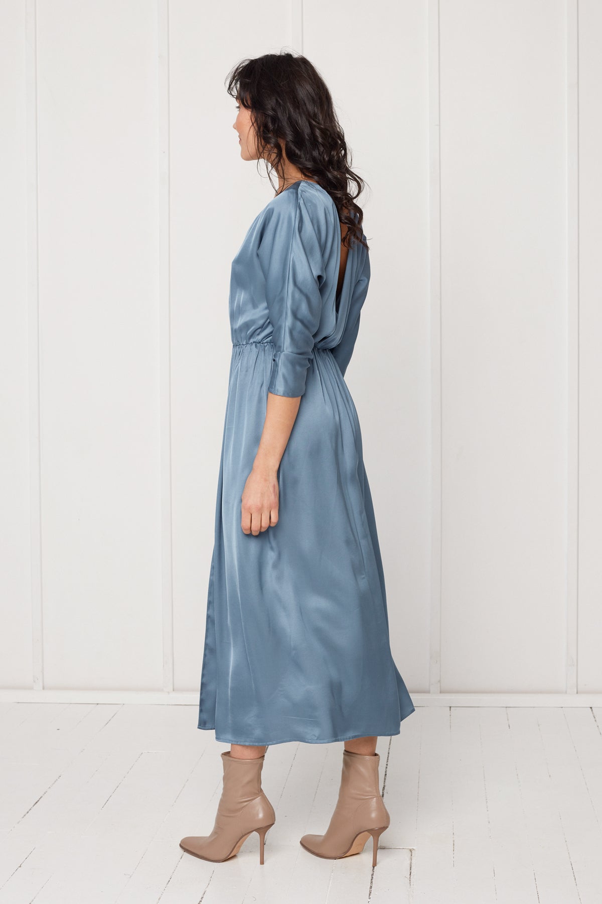 CIARA oversized kimono sleeve midi dress in stone blue