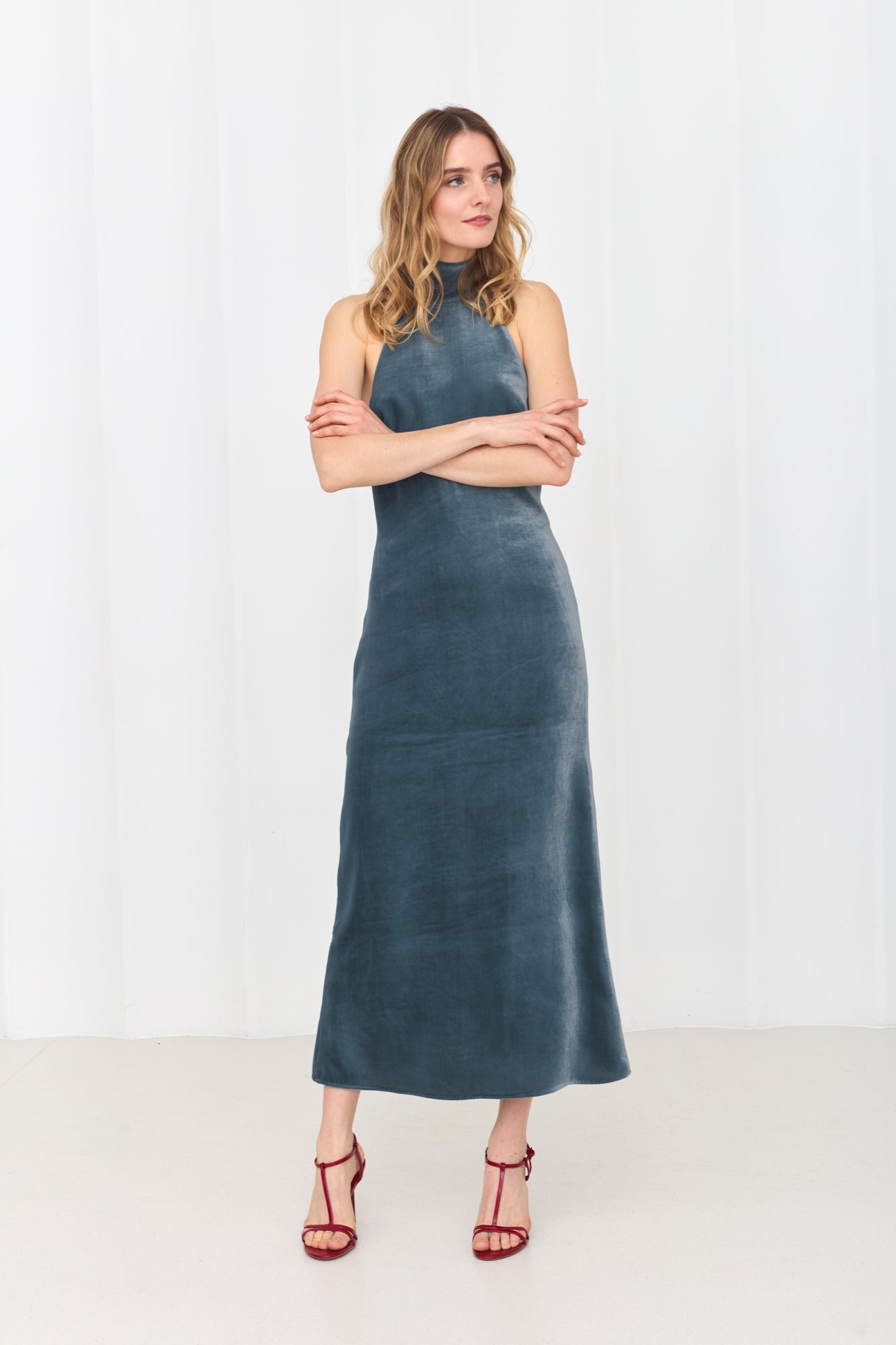 SANDI Sky Blue Velvet Open-Back Midi Dress