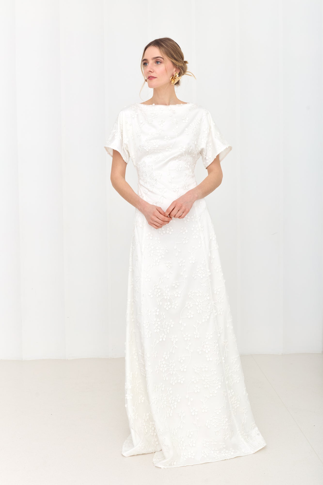 TIARA White Full Lace Wedding Gown with Wide Skirt