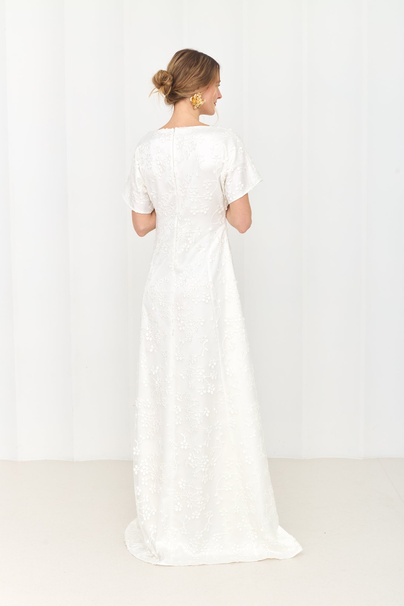 TIARA White Full Lace Wedding Gown with Wide Skirt