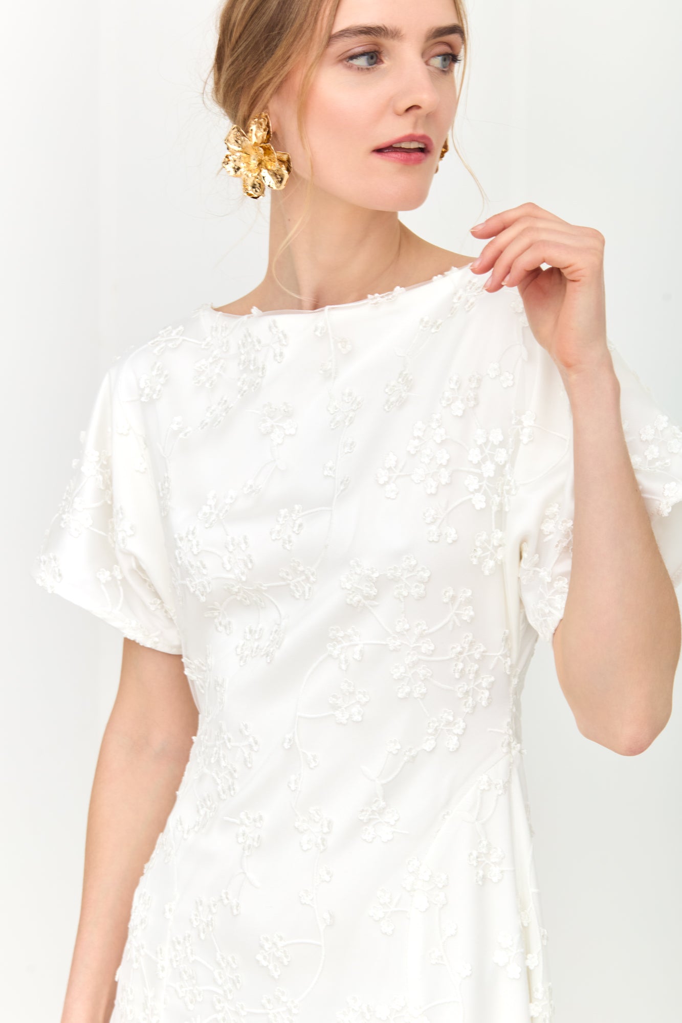 TIARA White Full Lace Wedding Gown with Wide Skirt