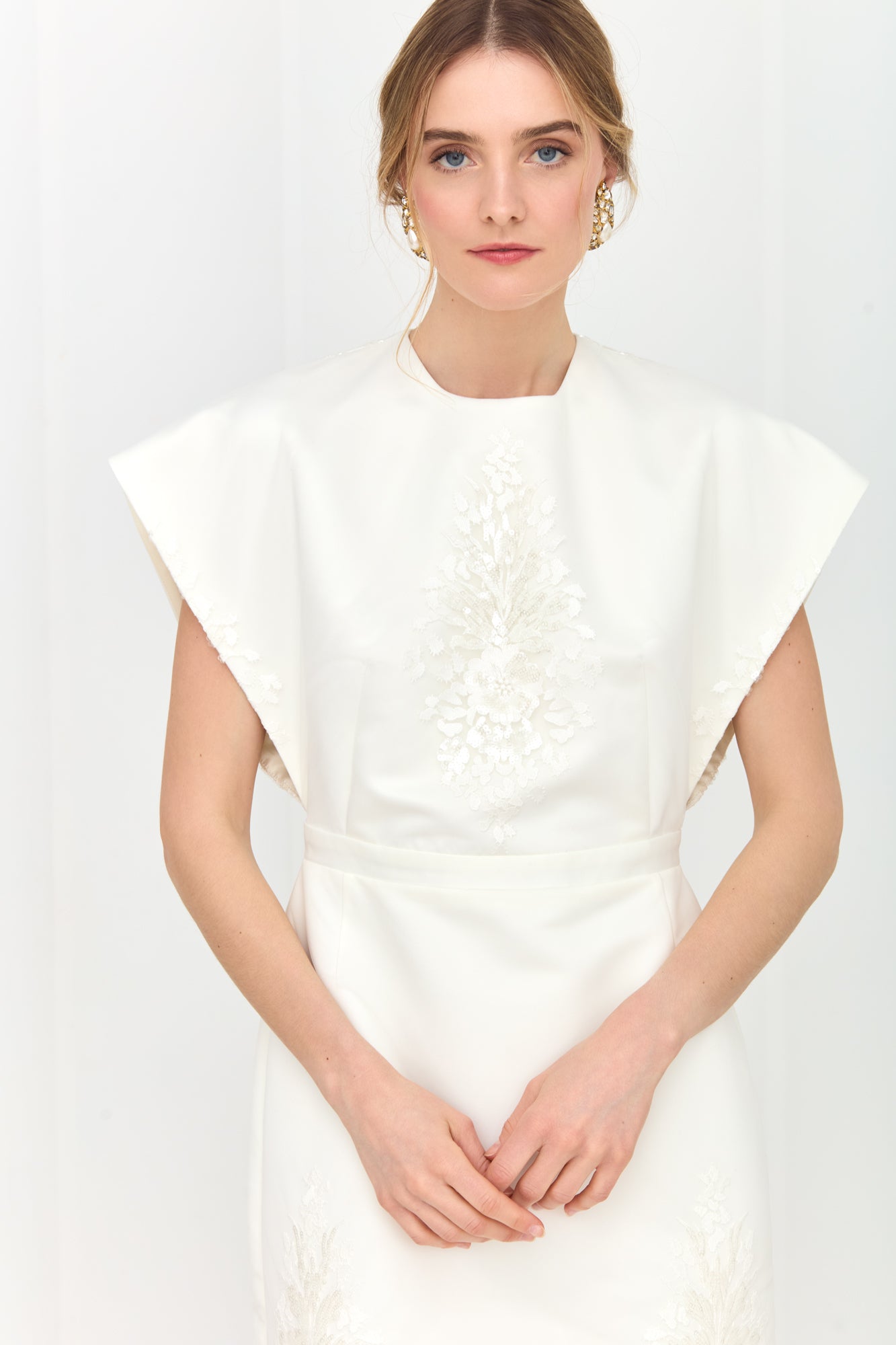 MANTAGA Structured Elegance Maxi Wedding Dress