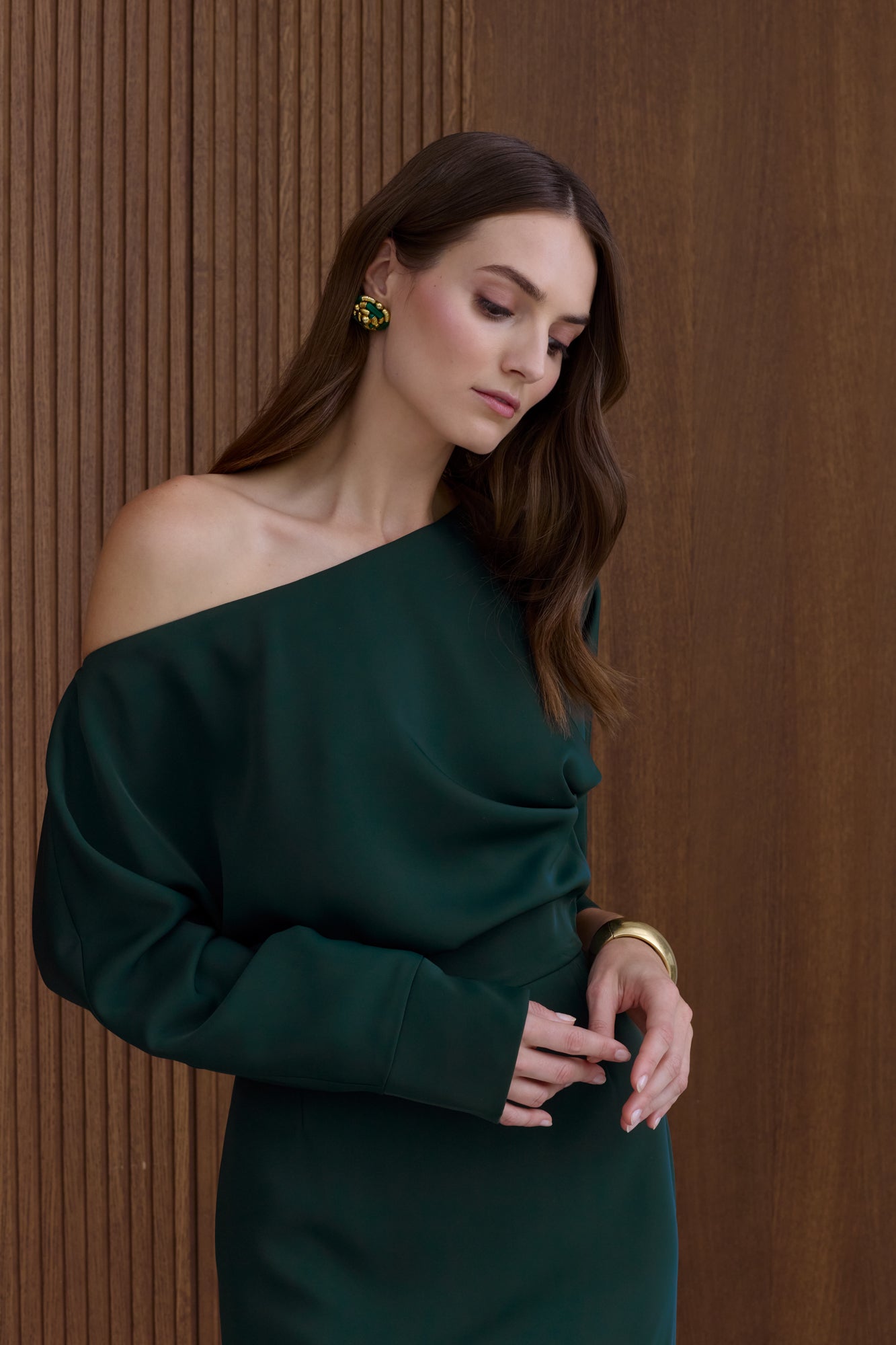 AGALIA Deep Green Off-the-Shoulder Midi Dress