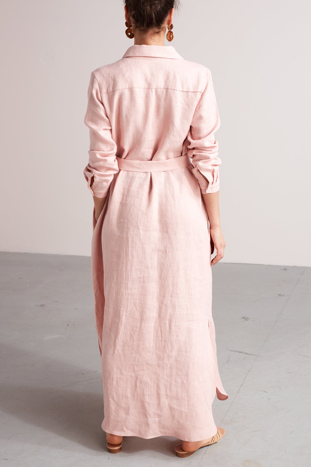 ZUMA A silhouette linen midi shirt dress in dusty pink