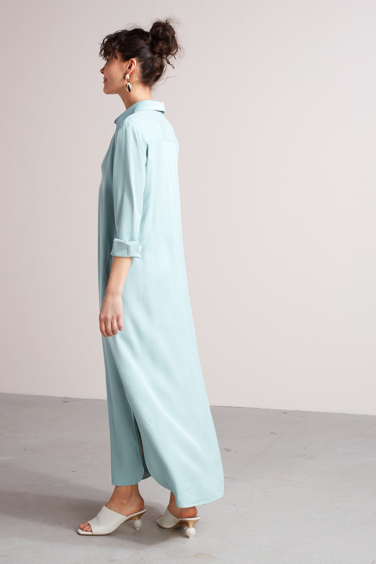 ZUMA A silhouette midi shirt dress in dusty blue