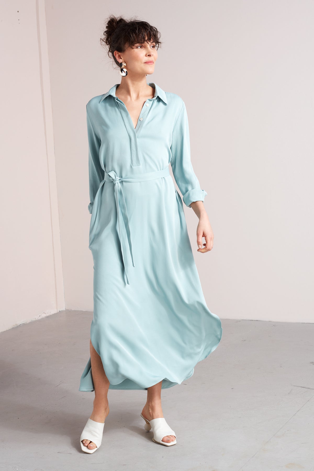ZUMA A silhouette midi shirt dress in dusty blue