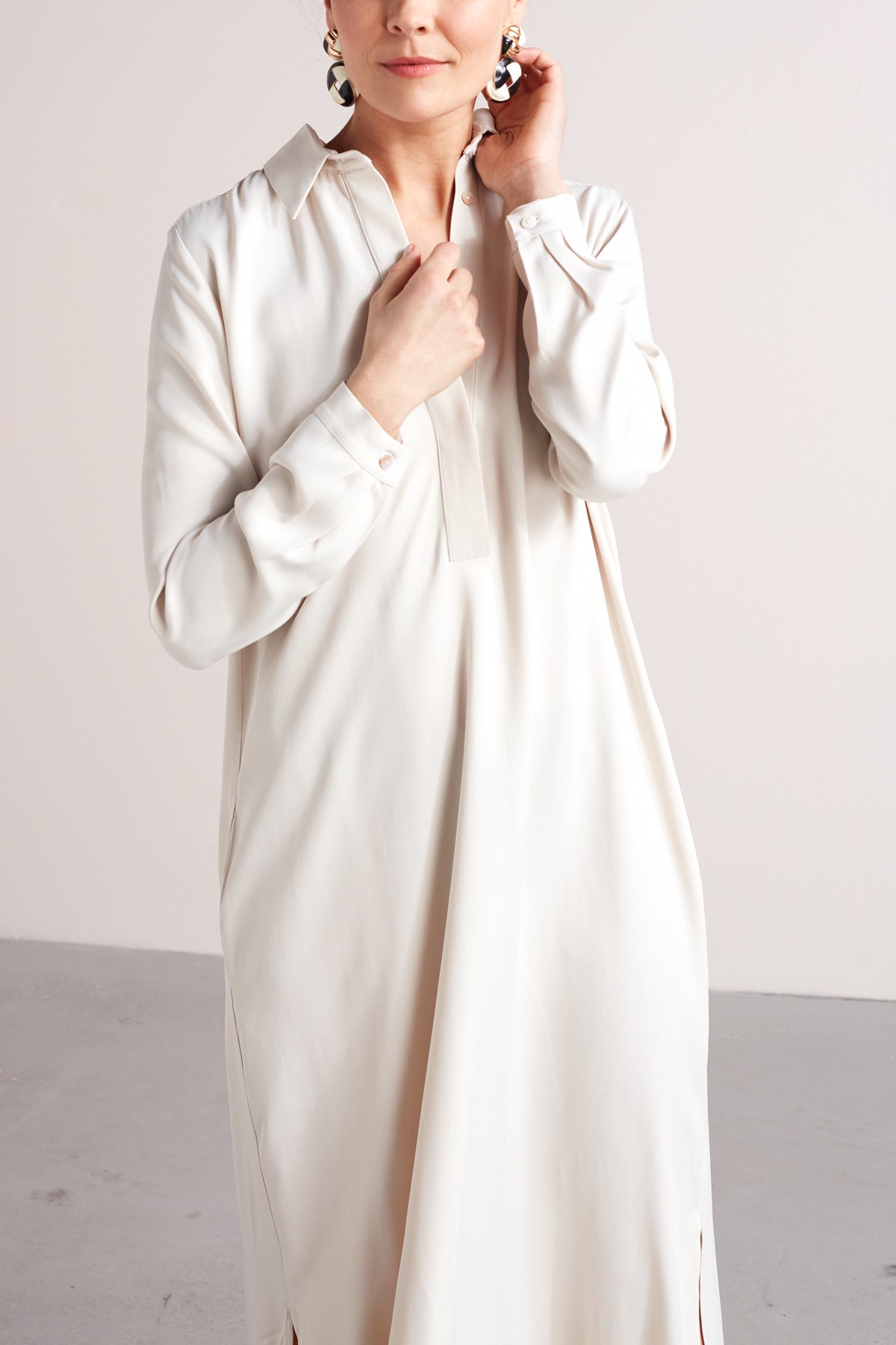 ZUMA A silhouette midi shirt dress in pearl white
