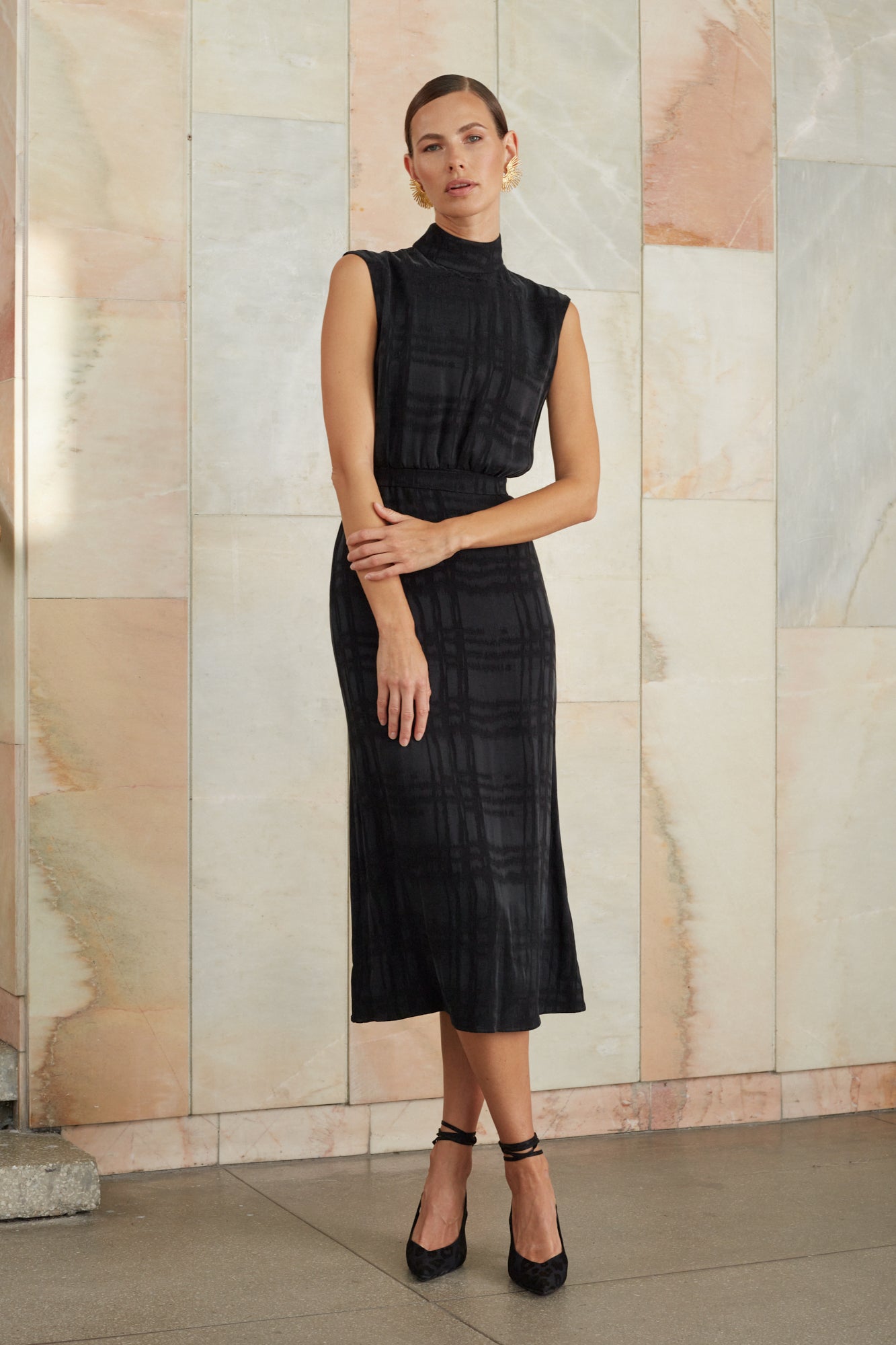 black elegant causual midi dress