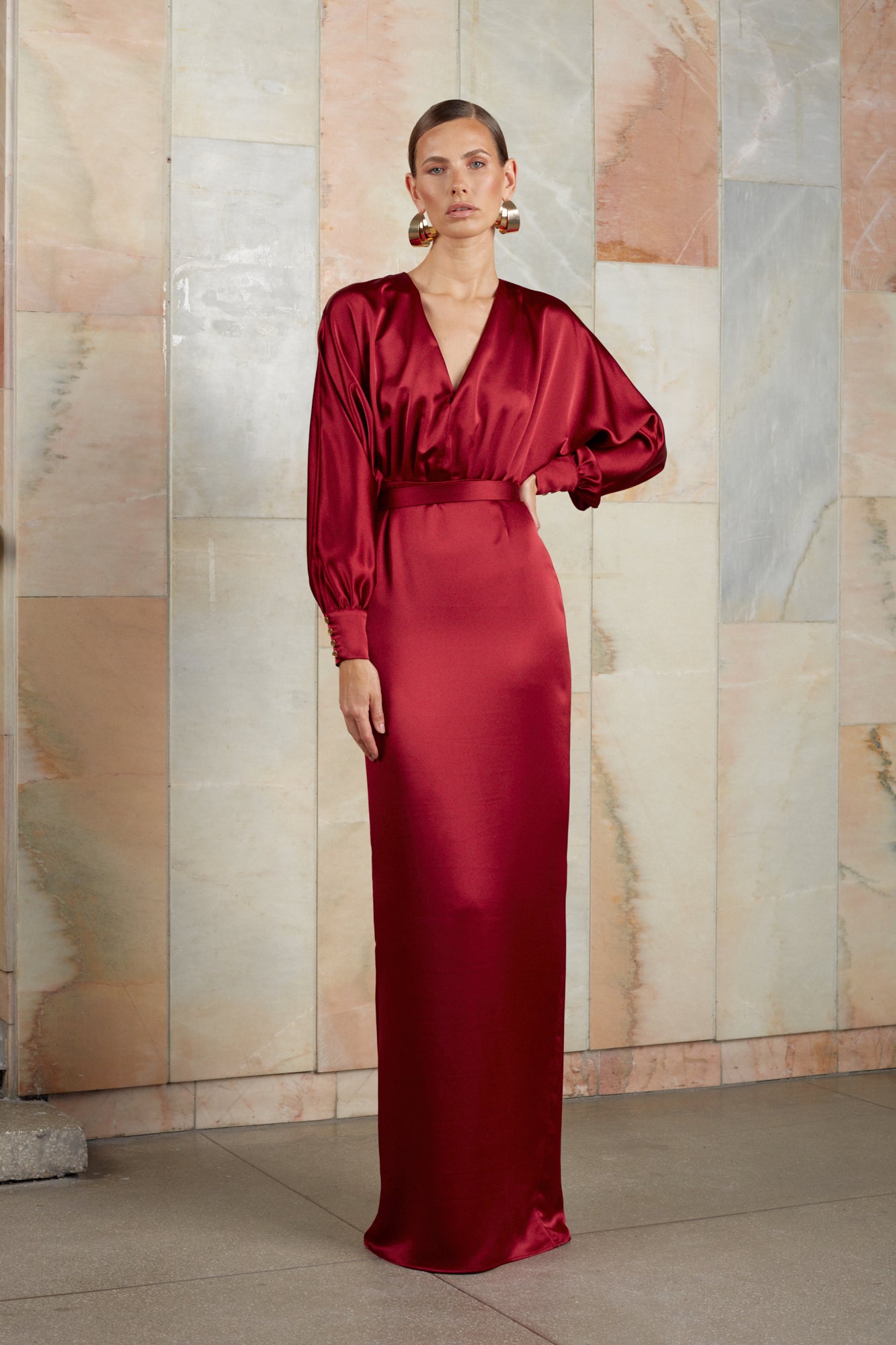 Long redd dress with puff sleeves